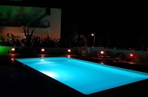 Sfakaki Apartment | Family Apartment With Sea View And Swimming Pool