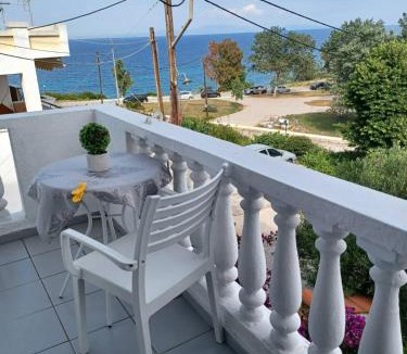 Nea Fokaia Apartment | Fani Liakou