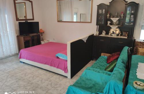 Xiropotamos House | Fanis & Xenia's Residence