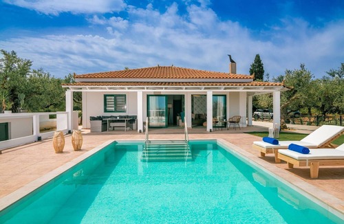 Neromilos Villa | Farao Villa with private pool
