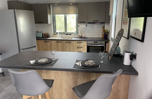 Kaligata House | Flat - Sleeps 2 - Parking - Patio