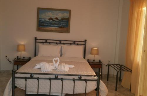 Milos Apartment | Flisvos House