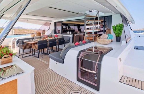 Alimos Boat Rental | Floating Villa: Yacht Vacation with Captain & Chef - 10 Guests - 61 Ft