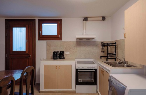 Ano Meria Apartment | Folegandros Galano Hideaway - Moniasma SeaViews