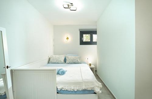 Alepou Apartment | Foxy Summer House