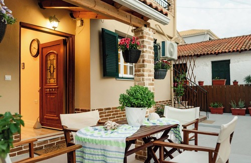 Melikia Apartment | Fully equipped and functional apartment in the heart of the village.