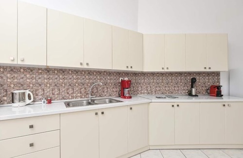 Vivlos House | Fully equipped vacation home with scenic view, 7 min drive to the beach.