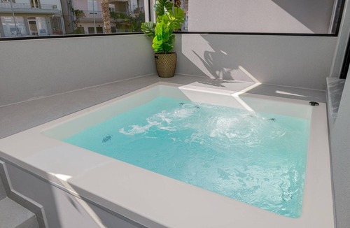 Heraklion Apartment | G & B Urban Spa by cretanhouses