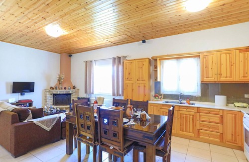 Petaleia House | Galini Vines House: Authentic Corfu village life. WiFi. A/C