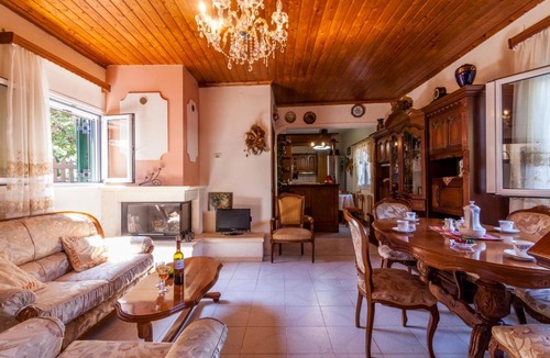 Corfu Town Villa | Garitsa De Lux