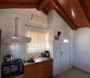 Loutra Oraias Elenis Apartment | George's apartment