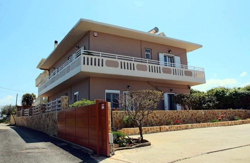 Pyrgos Psilonerou Apartment | Georgia Apartments 2