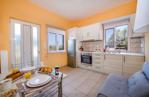 Pyrgos Psilonerou Apartment | Georgia's Apartment No1