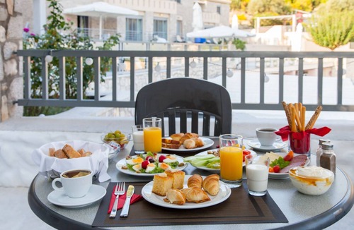 Katouna Apartment | Get a closer look. It might just be THE apartment you were looking for!