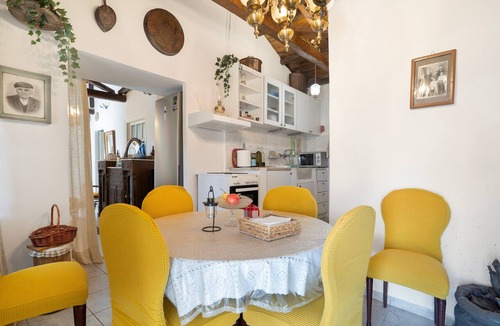 Aigialeia House | Giannis Mountain House Country Retreat with Mountain View and Private Yard