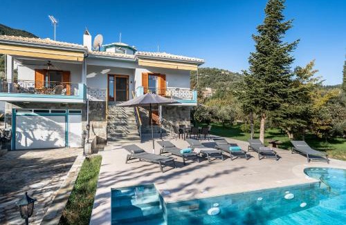 Nikiana House | Giomani Villa-Private Pool-Walk to the Sea