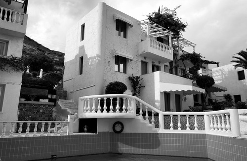 Piskopiano Apartment | Gorgeous Studio for 2 people, Swimming Pool and Sea View