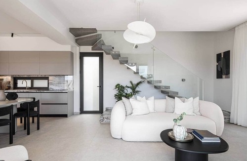 Akrotiri Villa | Sav & Leo Mindful Residences