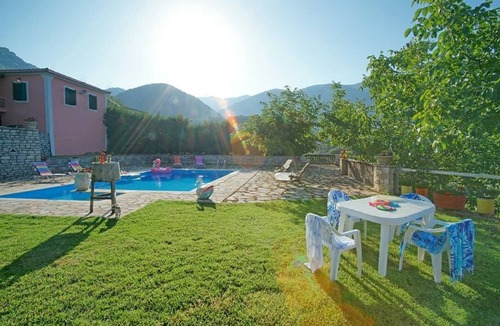 Trifylia House | Greek Pony Farm "Kyr'Antony"