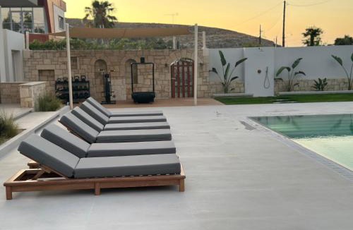 Prasas Villa | Green Acre Villa