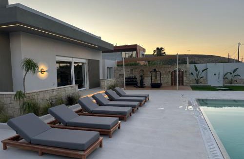 Prasas Villa | Green Acre Villa