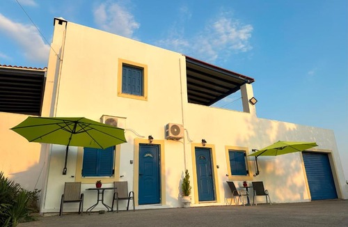Kithira House | Green Parrot Apartments