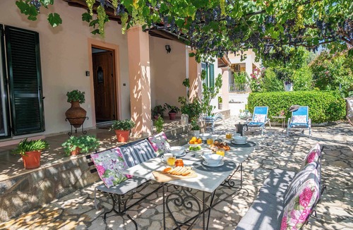 Antipernoi House | Green Yard Gem - Family Getaway in Sidari, Corfu