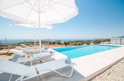 Afandou Villa | Gregorys Luxury Villa in Kallithea