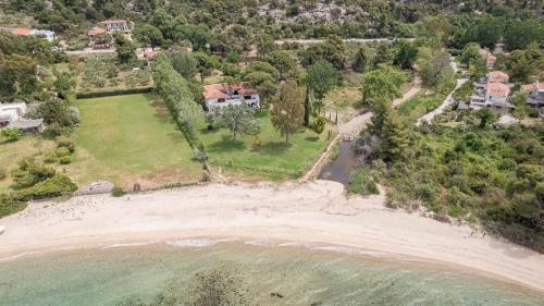 Elia Villa | Hacienda Beachfront Villa, Spathies