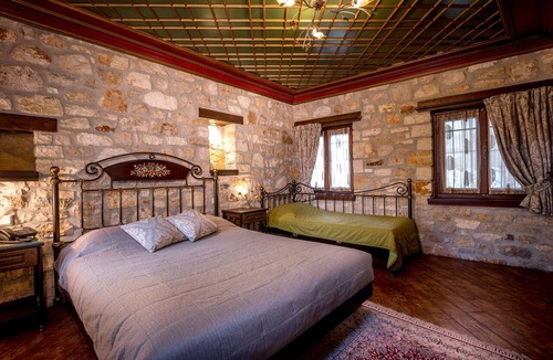 Ioannina Town Centre Bed & Breakfast | Hagiati GuestHouse - Triple Getaway inthe Castle Ioannina