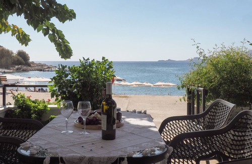 Haraki House | Haraki beach house. Beautiful, family-friendly, perfect for relaxing holiday