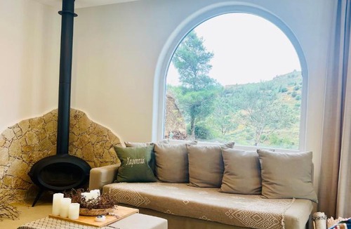 Kamari Villa | Haroupia Hillside Villa