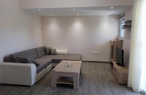 Liapades Apartment | Helios & Elia family apartment