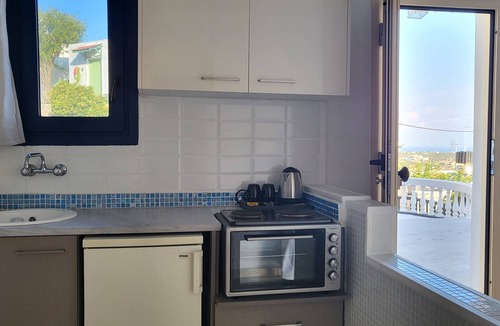 Piskopiano Apartment | Hermes Korifi Suites private apartment