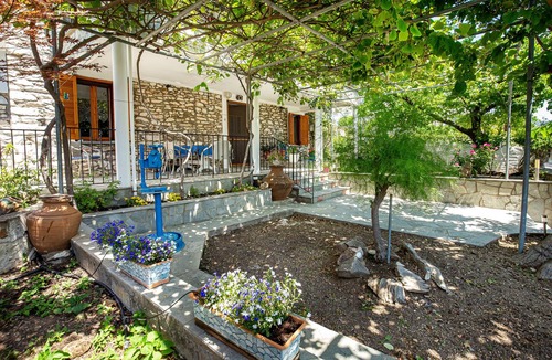 Thasos House | Historic stone house with charm in Theologos - plenty of space & village idyll