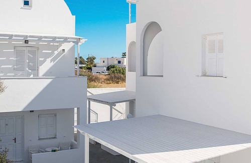 Perissa Apartment | Holiday apartment Emporeio for 1 - 2 persons with 4 bedrooms - Luxury holiday home