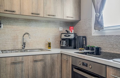 Preveza Apartment | Holiday Apartment "Joanna Luxury" with Balcony, Private Terrace & Wi-Fi