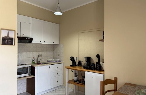 Gythio Apartment | Holiday apartment with sea view in an idyllic location near Valtaki