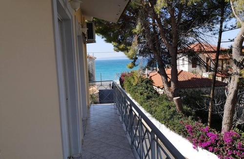 Akrogialion Apartment | Holiday flat with view on the water