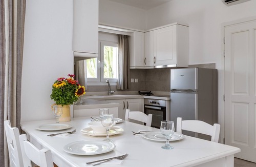 Ftelia House | Holiday Home 'Afroditi Ftelia Anemone' with Mountain View, Wi-Fi and Air Conditioning