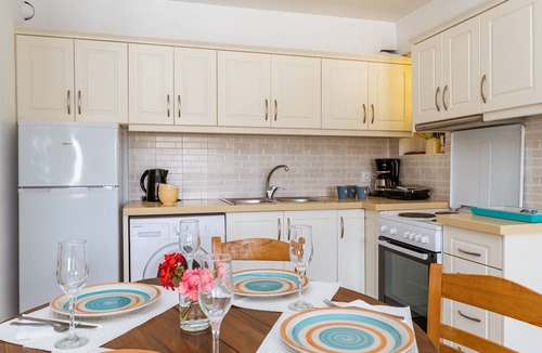 Ftelia House | Holiday Home 'Afroditi Ftelia Gerani A' with Mountain View, Wi-Fi and Air Conditioning
