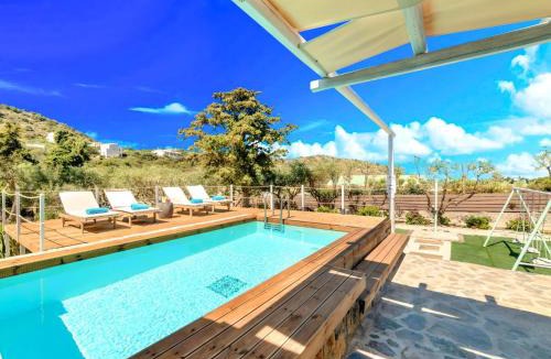 Vathi House | Holiday Home Cretan Lodge Beheizter Pool by Interhome