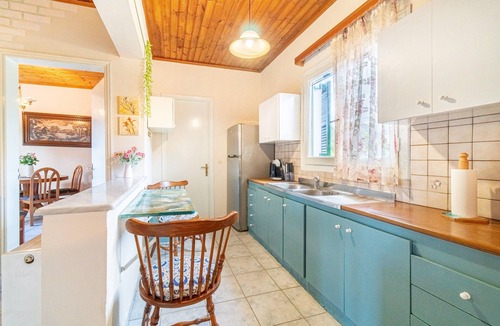 Parelia House | Holiday Home "Edem Garden" with Mountain View & Wi-Fi