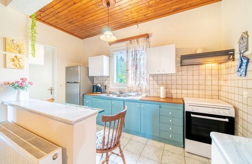 Parelia House | Holiday Home "Edem Garden" with Mountain View & Wi-Fi