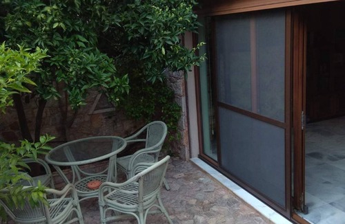 Porto Rafti House | Holiday Home 'Elli Apartment Porto Rafti' with Wi-Fi