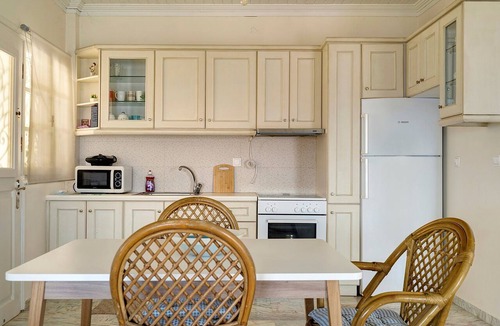 Nikiana House | Holiday Home 'Evans Terrace Suite'