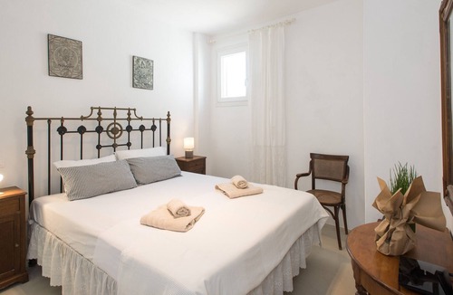 Xilokeratidi House | Holiday Home 'Lea Lodge 3 Mykonos ' with Shared Pool, Private Terrace and Wi-Fi