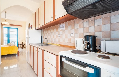 Tilos House | Holiday Home 'Livadia Beach Studio B ' with Sea View, Wi-Fi and Air Conditioning