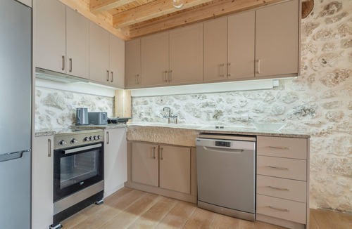 Drimonas House | Holiday Home 'Maniaveta's House' with Sea View, Wi-Fi and Air Conditioning
