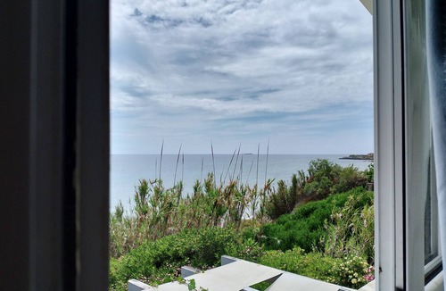 Ag. Georgios House | Holiday Home 'Myrto' with Sea View, Private Terrace and Air Conditioning